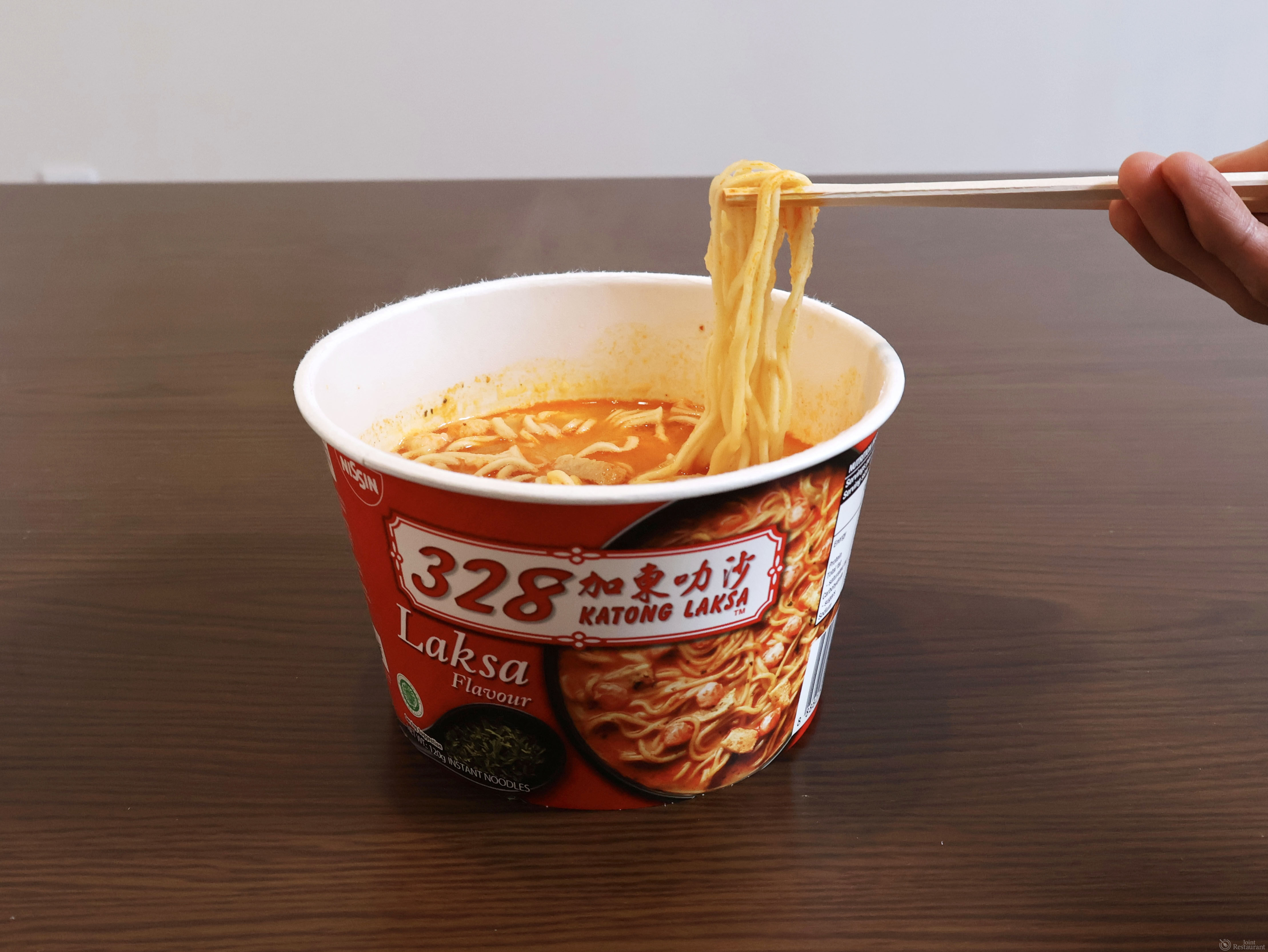 人気レストランコラボカップ麺食べてみた～ラクサ＆チリクラブ編